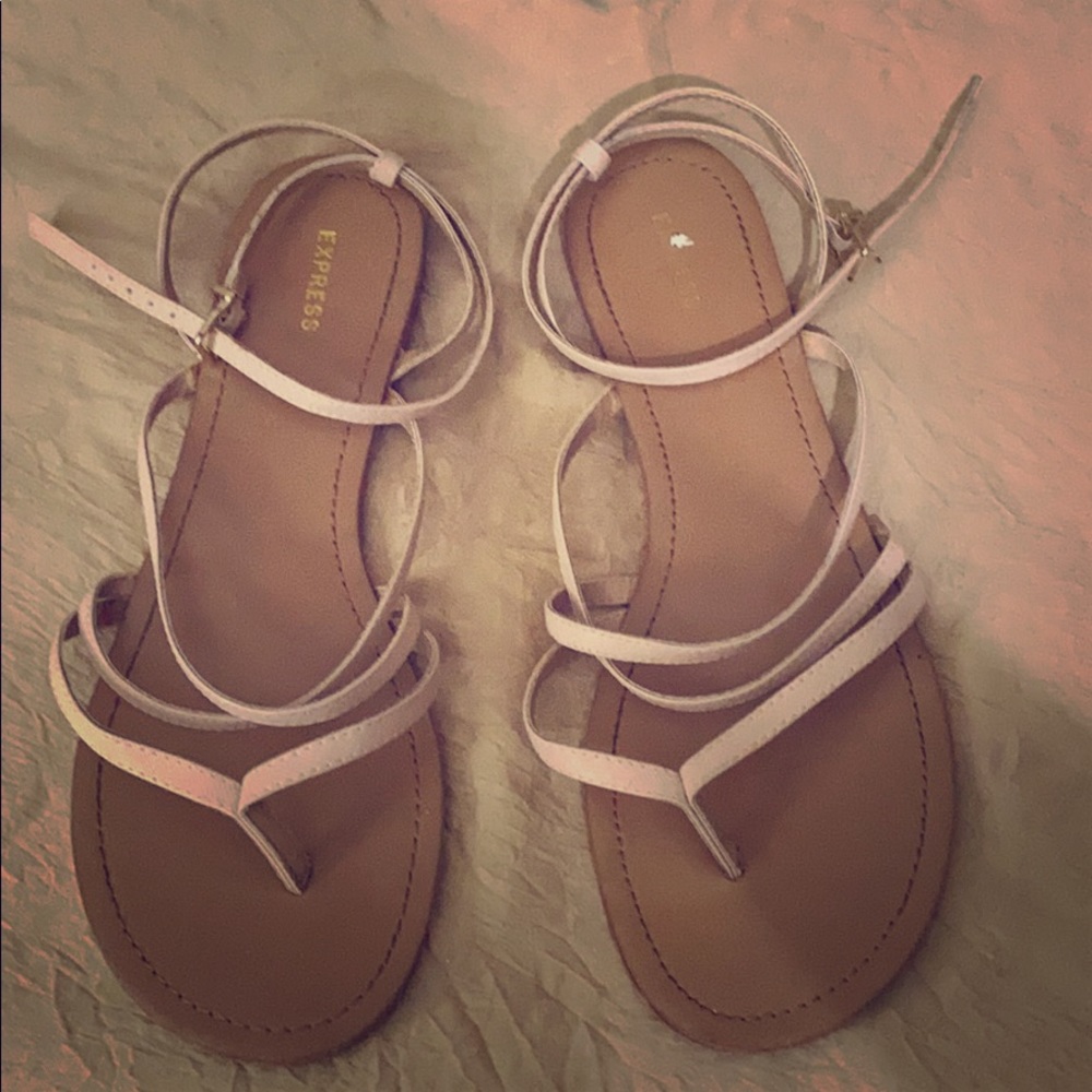 Express light cream sandals